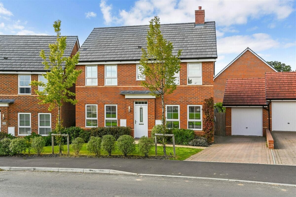 Kings Chase, Ampfield, Romsey, Hampshire Henshaw Fox