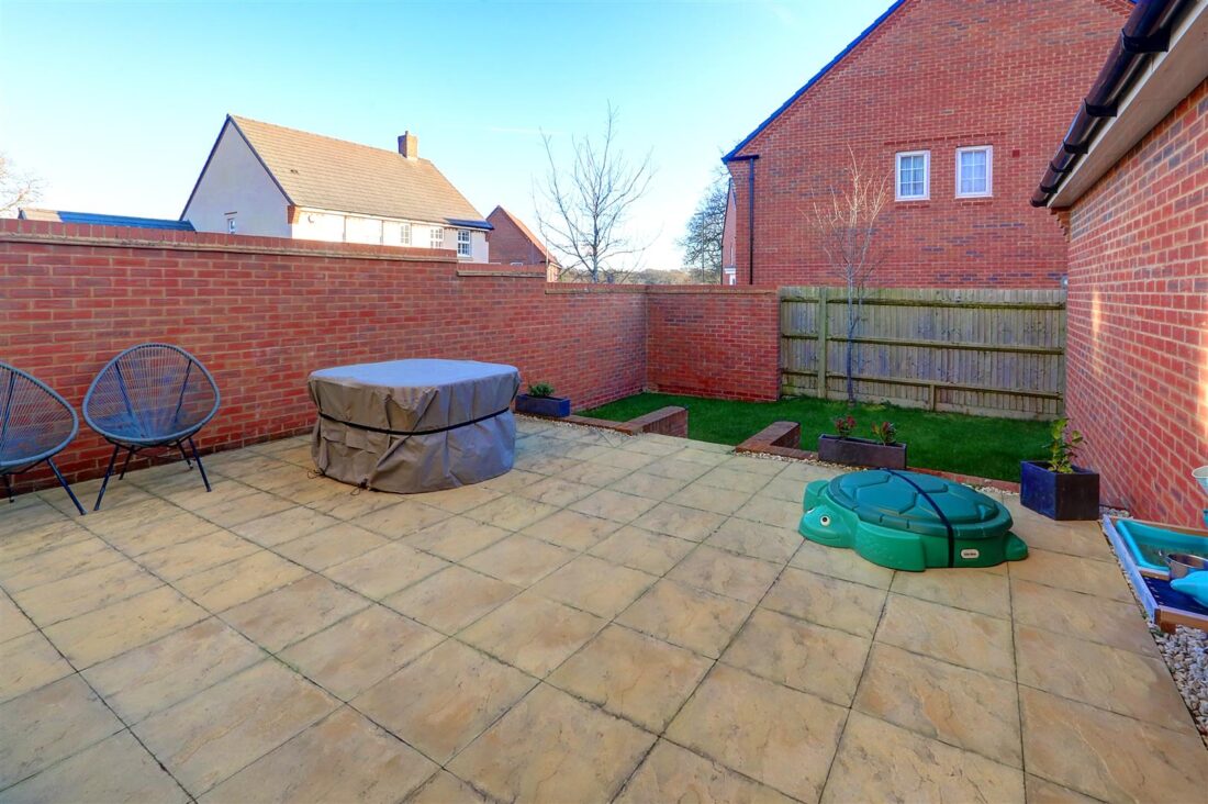 Kings Chase, Ampfield, Romsey, Hampshire Henshaw Fox