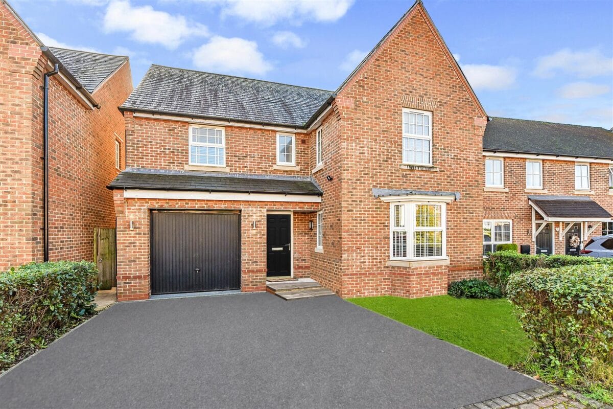 Magnolia Walk, Romsey, Hampshire Henshaw Fox