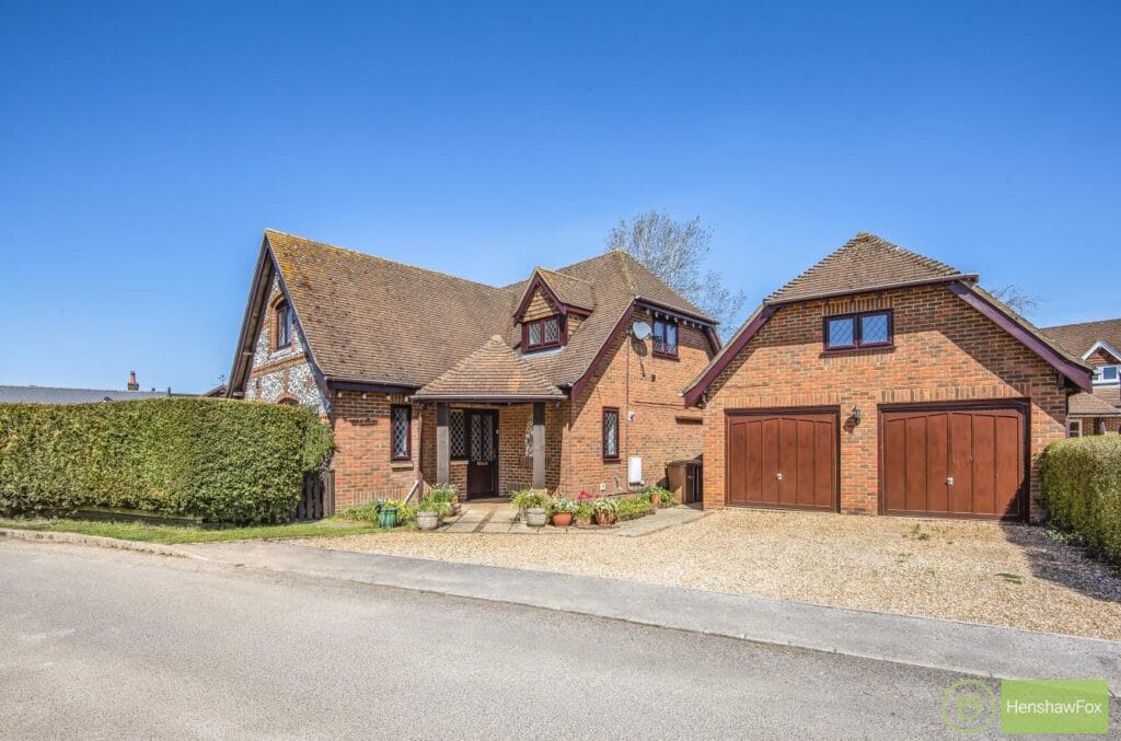 St. Andrews Close, Timsbury, Romsey, Hampshire Henshaw Fox