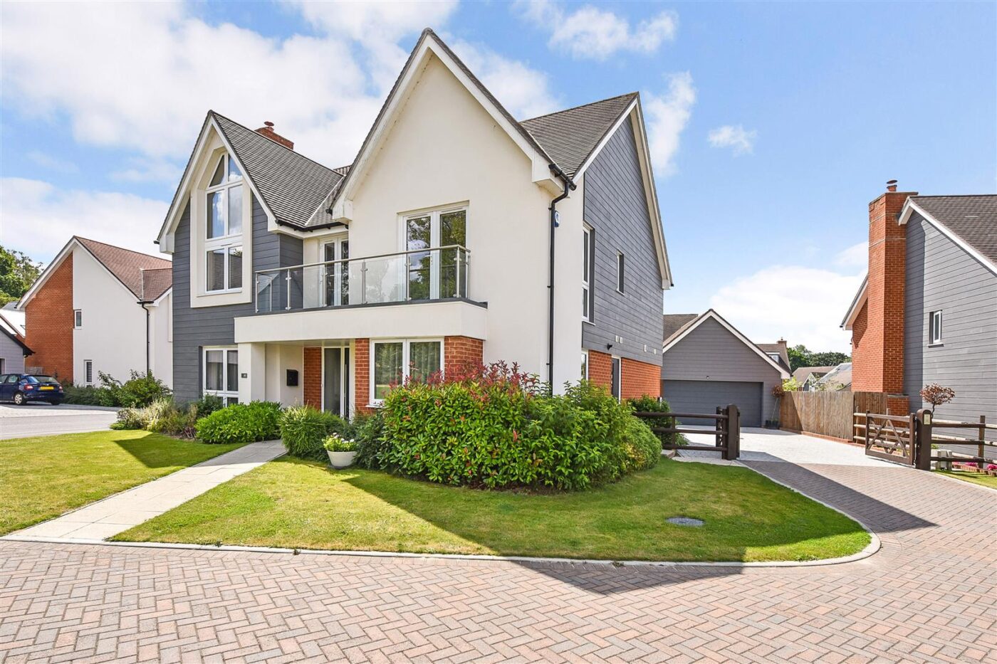 Oxlease Meadows, Romsey, Hampshire Henshaw Fox