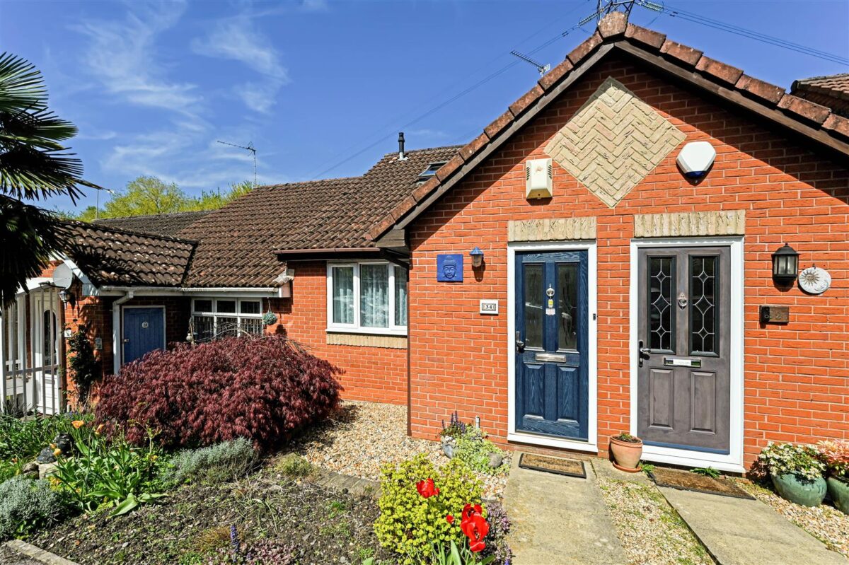 Nutfield Road, Rownhams, Hampshire Henshaw Fox